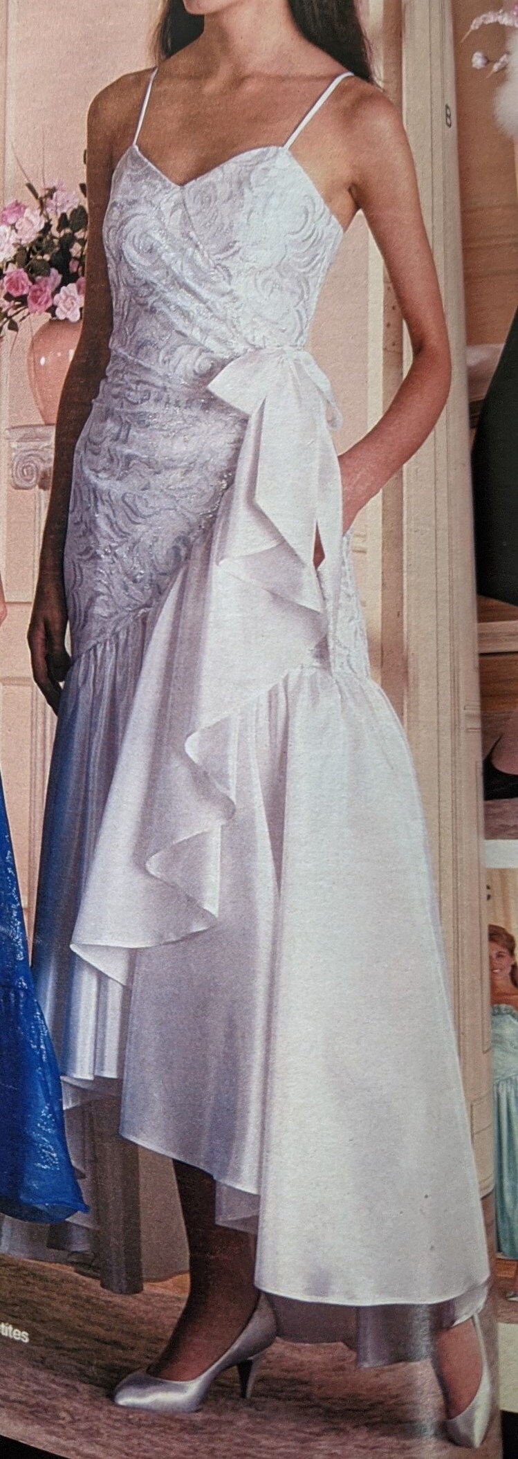 1980's JC Penney A real eyecatcher Bridesmaid Gown Ivory Taffeta Size