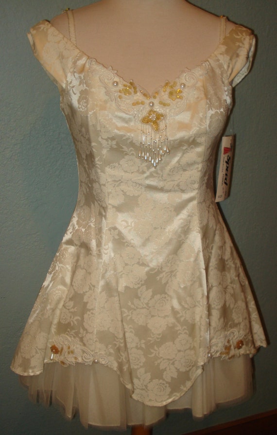 Vtg Ivory Rose Brocade Satin Dress Size 3 Short Prom/wedding Dress Lace Appliques Adorned With Amber Sequins & Pearls by Speed Fashions - Etsy Vtg Ivory Rose Brocade Satin Dress Size 3 Short Prom/wedding Dress Lace Appliques Adorned With Amber Sequins & Pearls by Speed Fashions - Etsy
