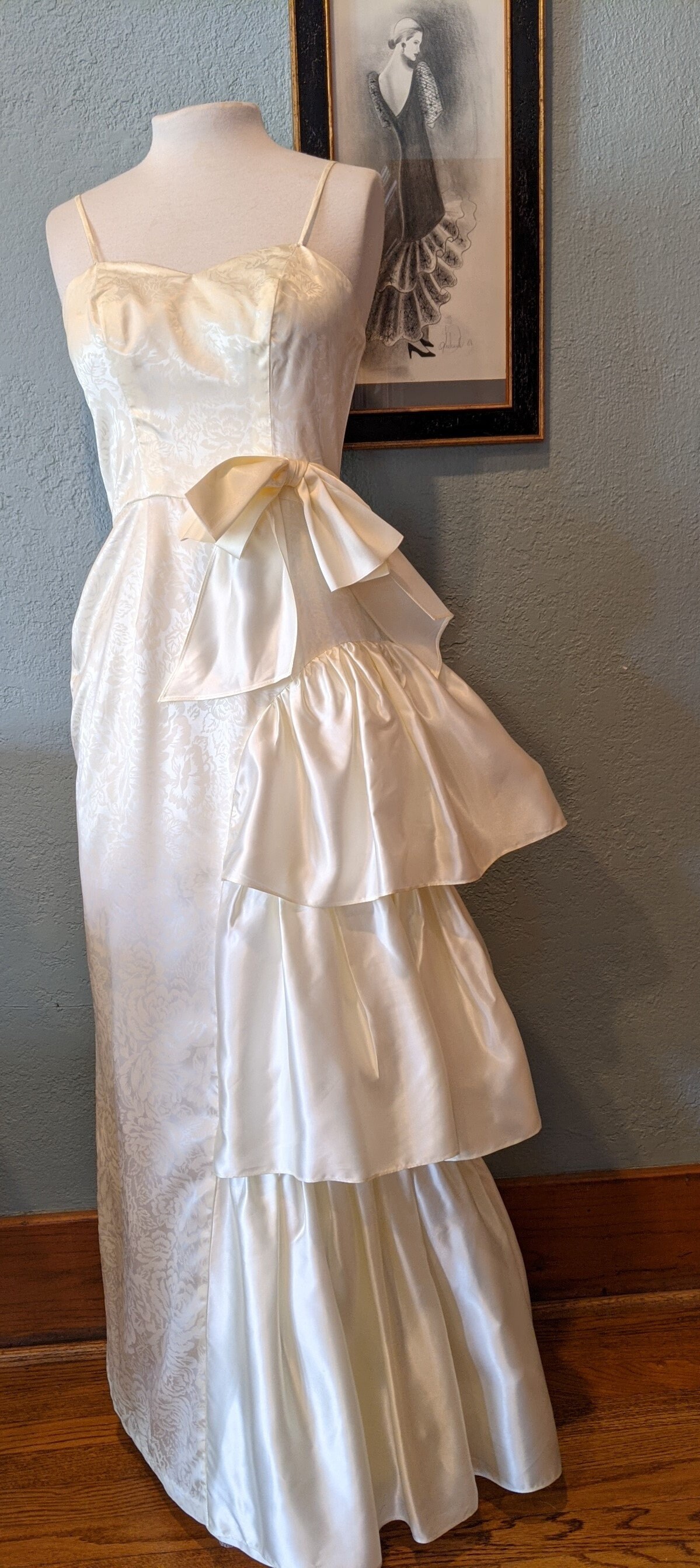 1980's JC Penney A real eye-catcher Bridesmaid Gown Ivory Taffeta Size ...