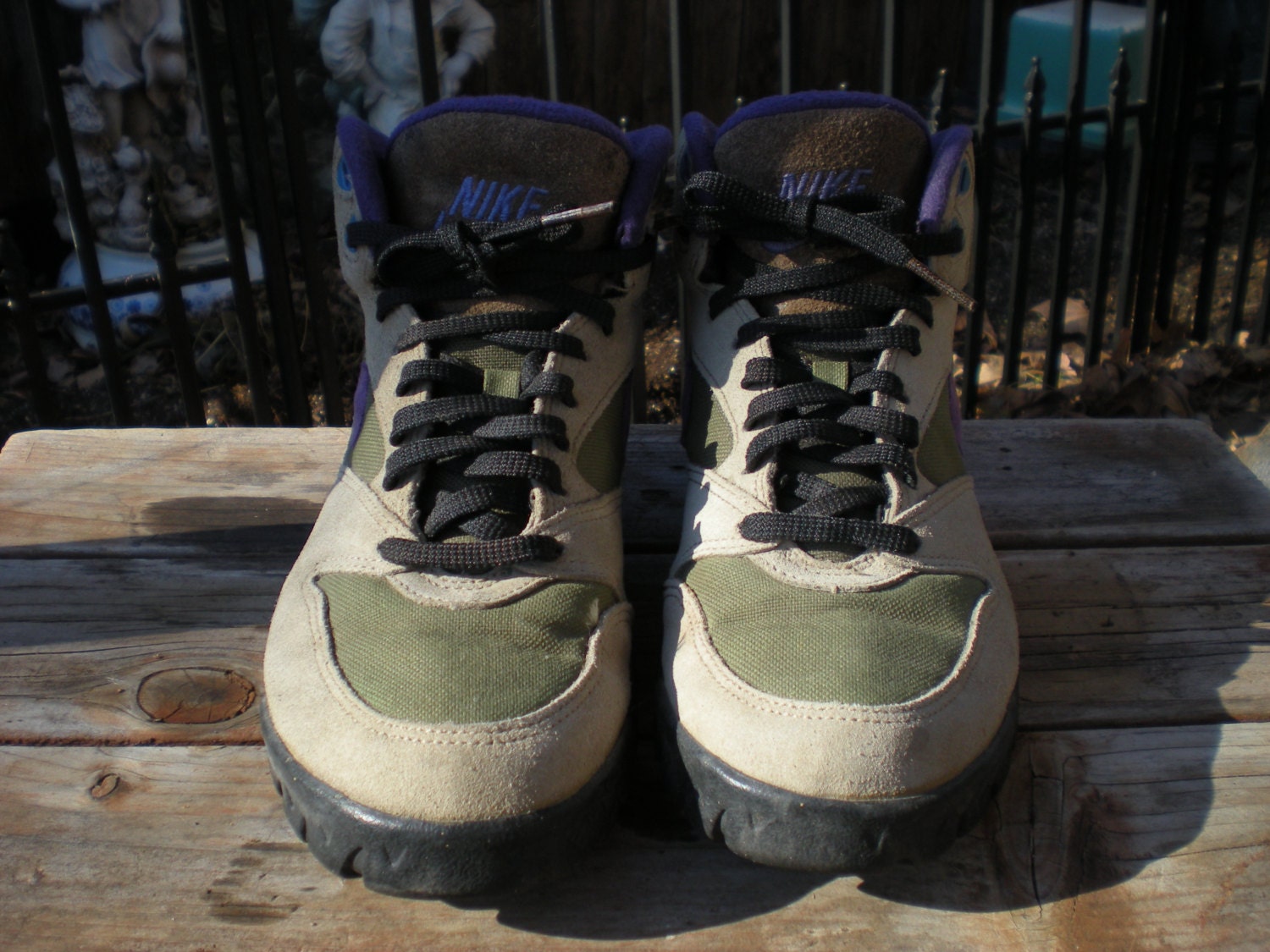 Vintage 90's Nike Hiking Boots Women's size 7 run small fit like a 6.5