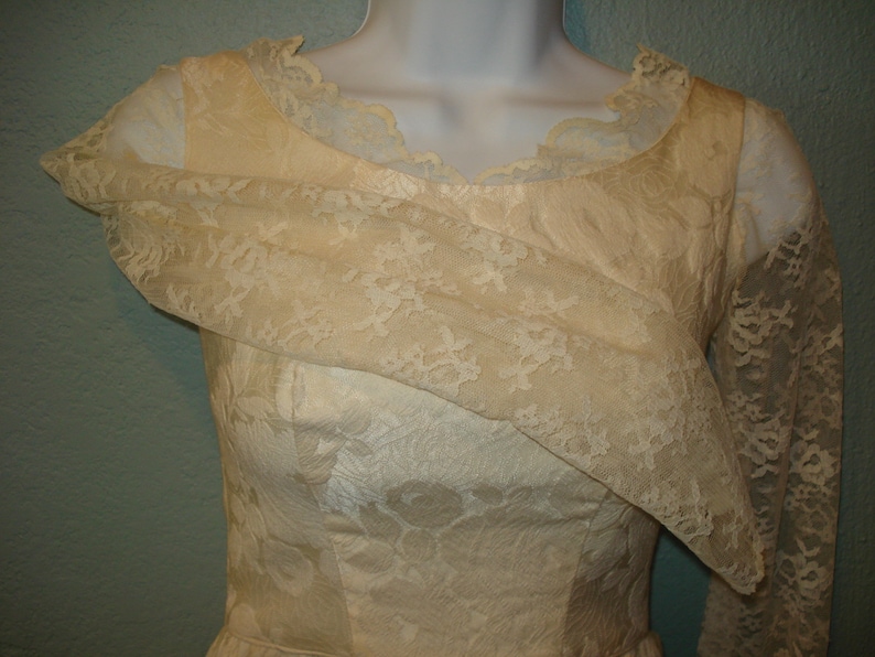 1950 Ivory Brocade /& Lace Wedding Dress Size XS by Clifton Wilhite Lace long sleeves and Lace scooped back