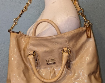 Vintage Coach bag Madison Sabrina Beige Patent Leather Shoulder bag/Tote Gold Tone hardware