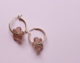 Beige flower hoop earrings