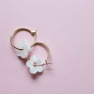 Pearl flower hoop earrings