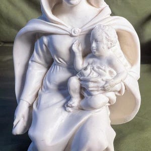 Signed Religious Madonna Virgin Mary Numbered Art Statue Figurine Christian