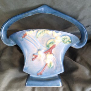 Old American Roseville Art Pottery Snowberry Handled Basket Vase 1BK-7 Vintage