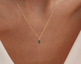 Emerald Baguette Necklace | Emerald Gemstone Necklace | Tiny Emerald Pendant | May Birthstone Necklace | Dainty Emerald Cut Necklace