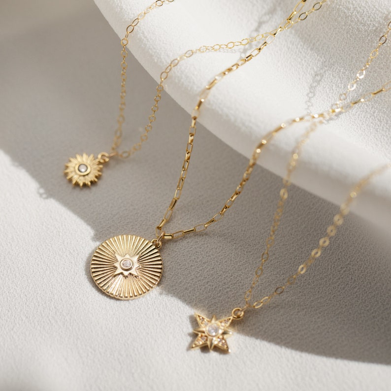 Sunbeam Necklace | Medallion Necklace | Gold Necklace | Coin Necklace | Sunburst Necklace | Sun Necklace | Gifts For Her | Layering Necklace bild 4