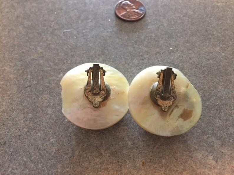 Retro Statement Earrings Clip on.So Unique VINTAGE Real SEASHELLS Earrings.Delicate 3D