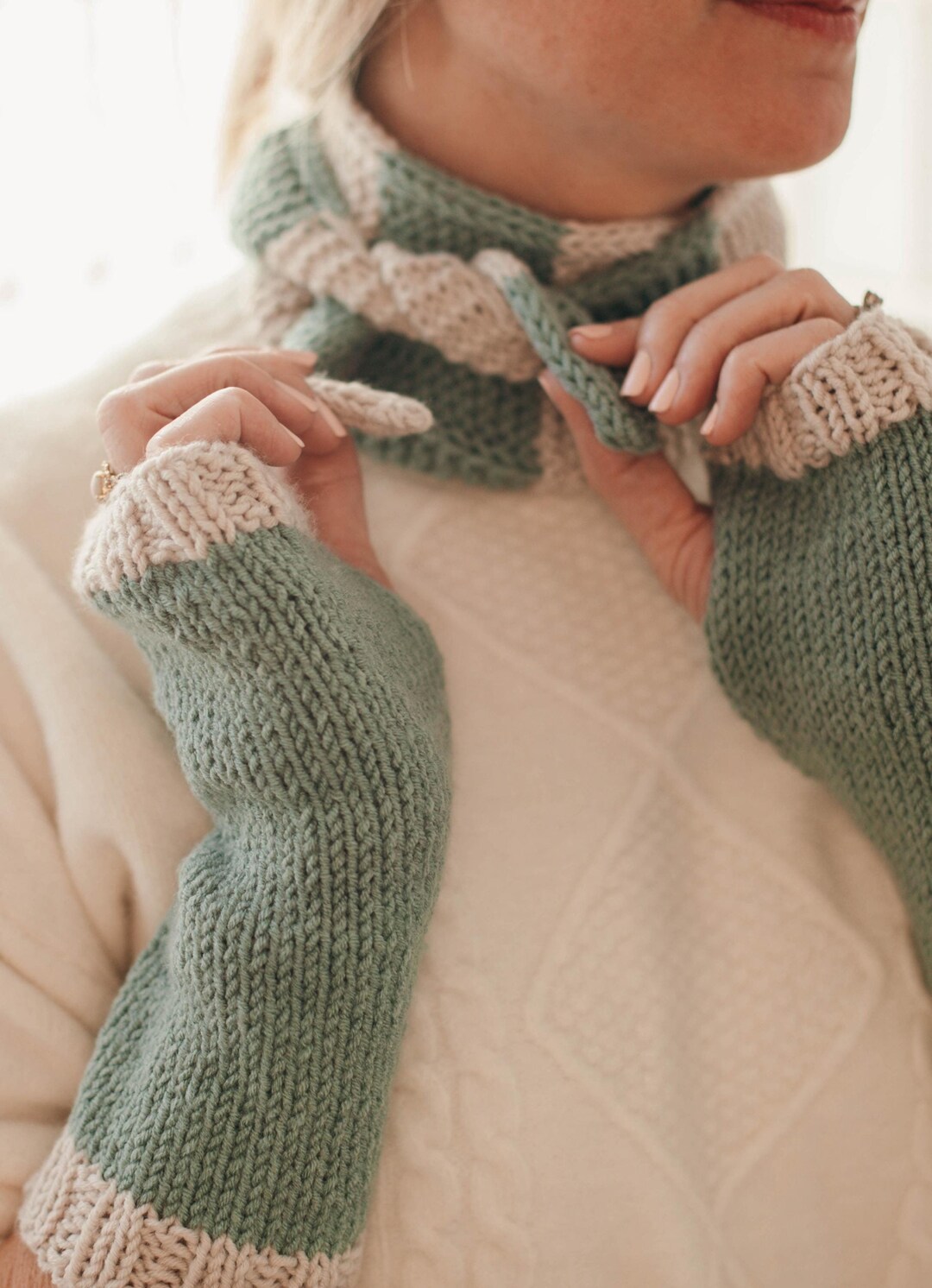 Quick Knit Fingerless Gloves and Scarf Pattern: Beginner Video Tutorial ...
