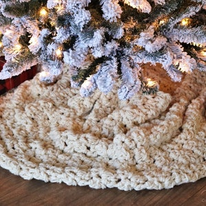 Snow Flurry Tree Skirt Crochet Pattern, Farmhouse Decor, Tree Scarf, Rustic Christmas Decor, Crochet Christmas Pattern, Magnolia, Farm image 7