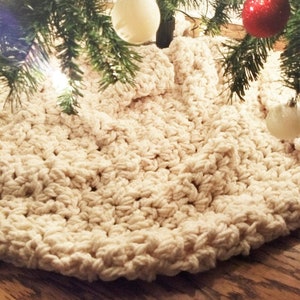 Snow Flurry Tree Skirt Crochet Pattern, Farmhouse Decor, Tree Scarf, Rustic Christmas Decor, Crochet Christmas Pattern, Magnolia, Farm image 5