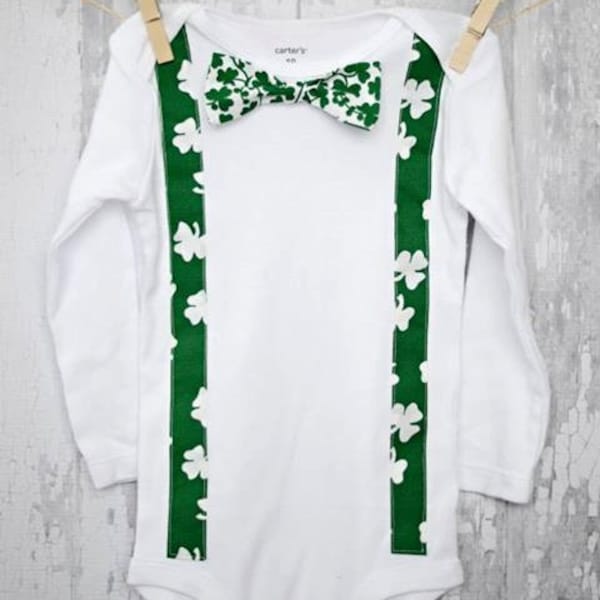 Saint-Patrick / Vert / Irlandais / Baby Boy Bow Tie Bretelle Onesie Body / Photo Prop / Fait sur mesure à la commande / Cadeau de douche / Tendance / LIVRAISON GRATUITE