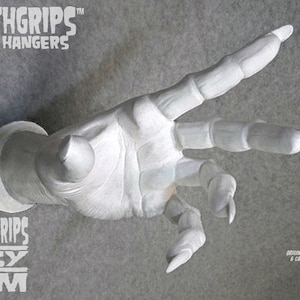 Weißer Vampir/Dracula/Wizard DEATHGRIPS™ Wandhänger für Gitarren und andere Gegenstände. Linke Hand. Von Künstler Gabe Escamilla