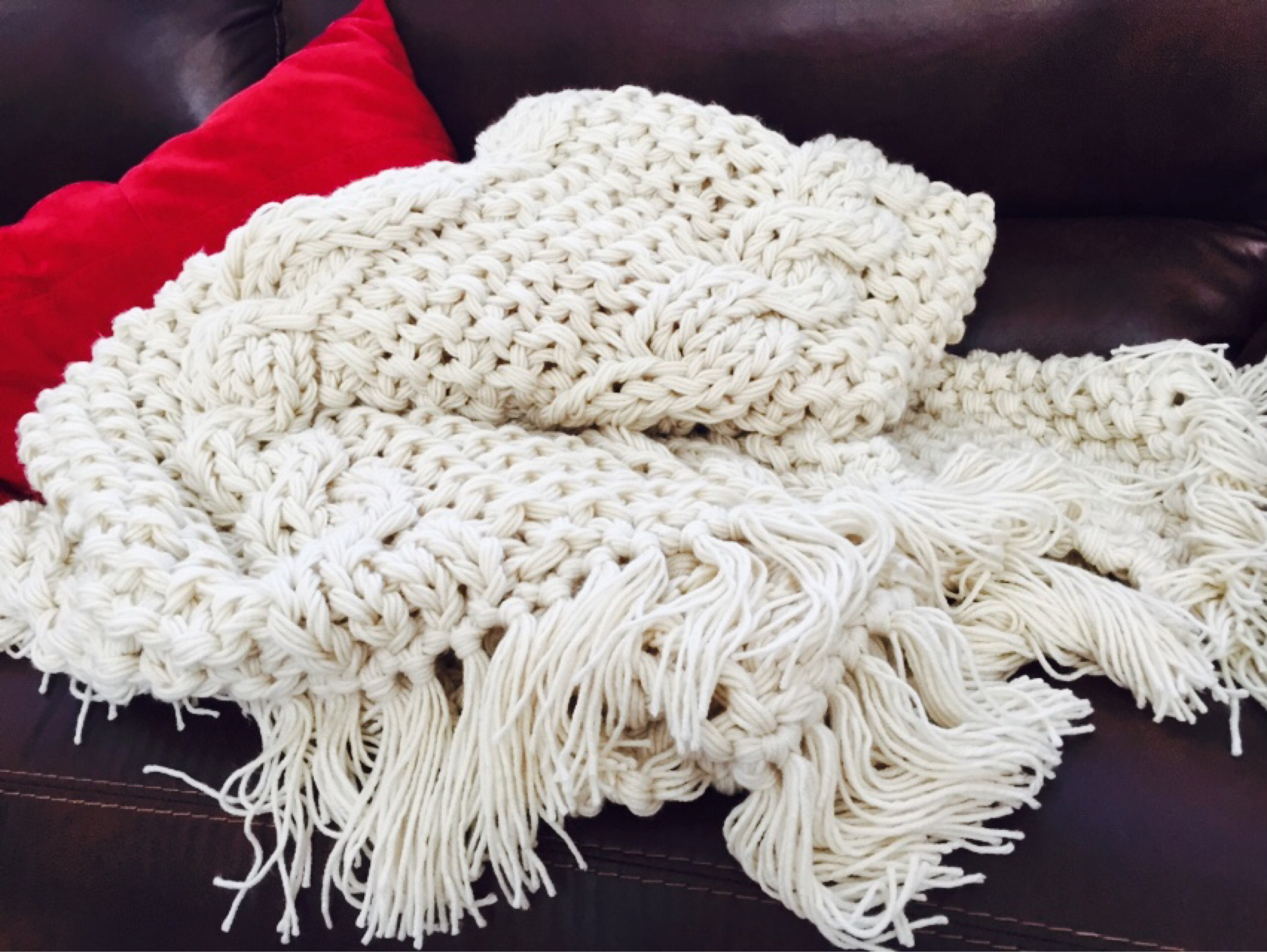 Chunky knit blanket in off white. Etsy