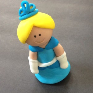 Cinderella inspired fondant cake topper