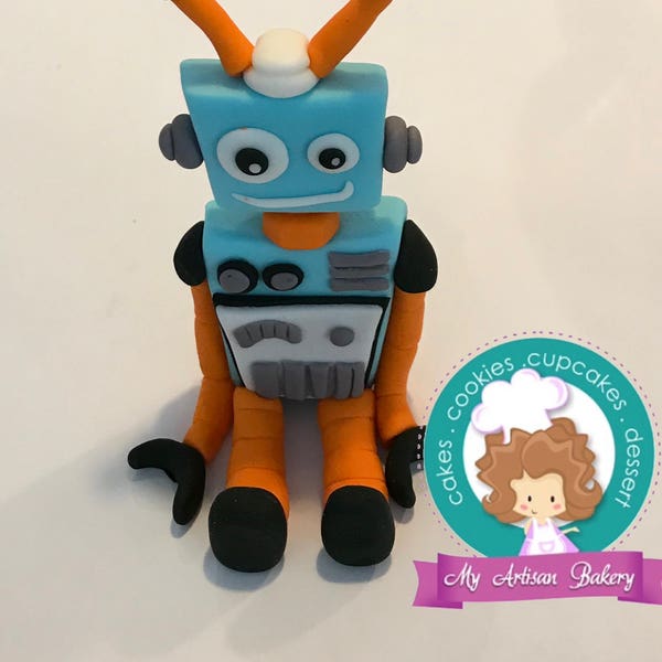 Robot fondant cake topper