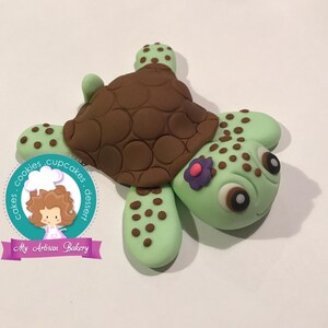 Turtle fondant cake topper
