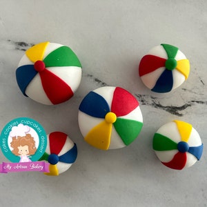 Beach ball fondant topper