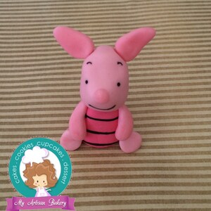 Piglet inspired fondant cake topper