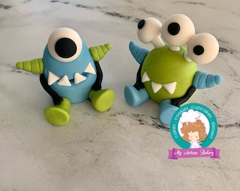 Monster fondant cake topper