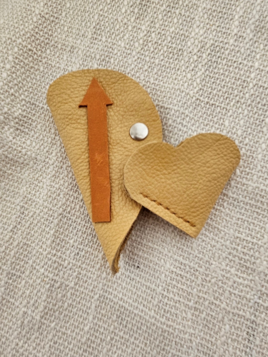 Electronic Cord Keepers, Cable Ties, Leather Heart Cord Keeper With