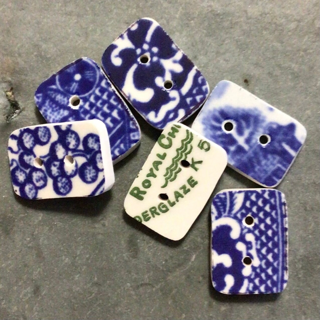 Vintage China- Blue Willow Set of 6 Tiny Buttons - Etsy
