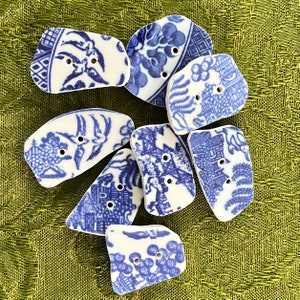 Vintage China- Blue Willow Set of 4 Medium Organic Shaped Buttons