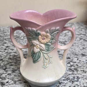 Vintage Hull double handled wild flower vase.