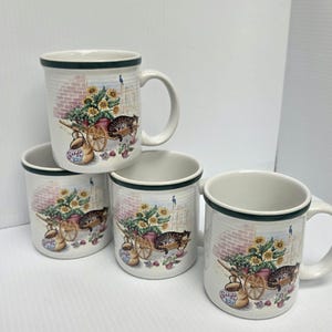 Set mit 4 Katzennickerchen Steingutbecher - Schlafende Katzen-Gartenwagen-Muster