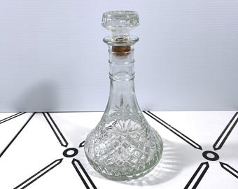 VTG Mogen David Cut Glass Decanter Bottle w Cork Stopper 1980 Barware Genie