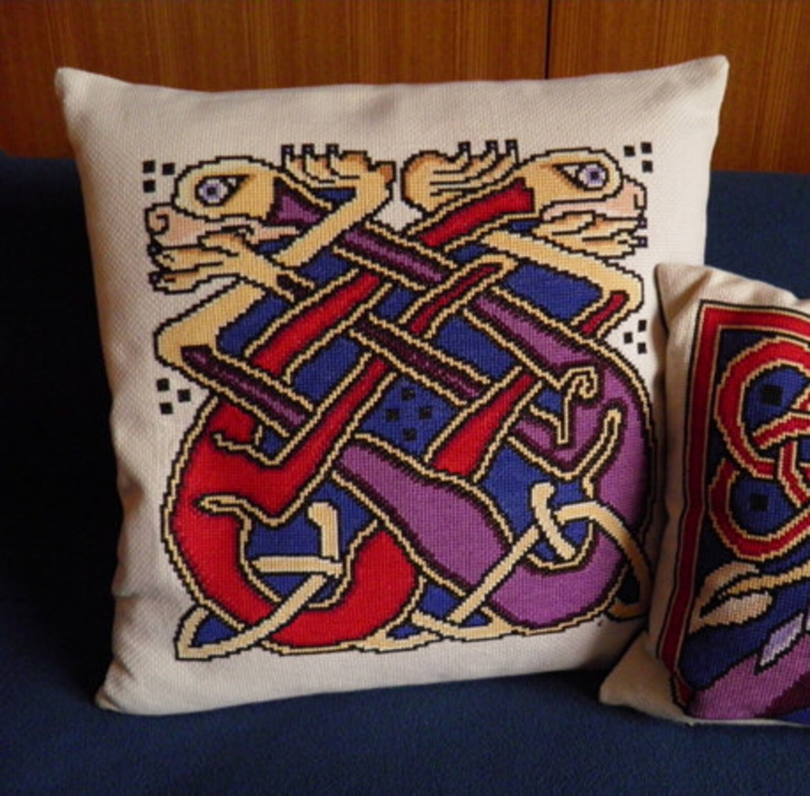 Celtic FC Crest Cushion - Football Gift Sports Merchandise Pillow