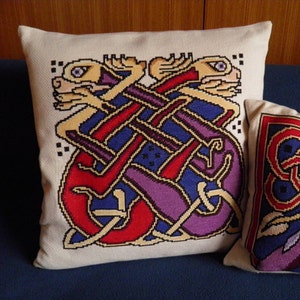 Celtic Dogs Cushion Pattern