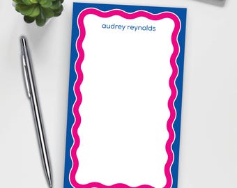 Personalized notepad: Wavy Border