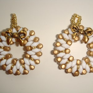 Cute White & Gold Glass Beaded Superduo Wreath Pendant with Bow Christmas Holiday Snow (1 Pendant)