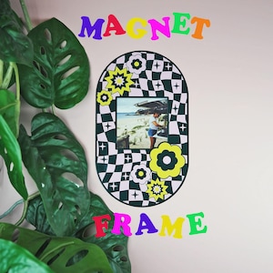 Oval Checkerboard Print Magnet Frame - Dark green