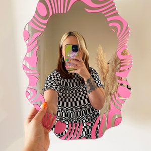 Marbling Wavy Mirror - LOTS OF COLOURS