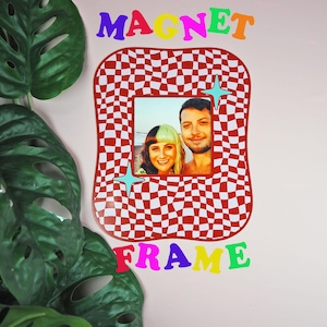 Blob Checkerboard Print Magnet Frame - Burgandy