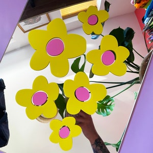 Ditzy Flower Amazing decal vinyl stickers - Yellow - 2x Sizes