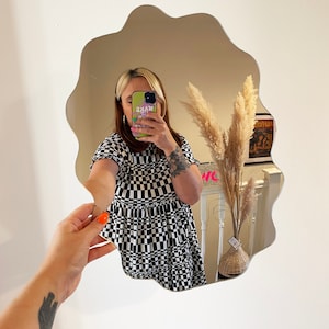 Plain Wavy Mirror