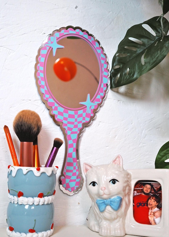 Retro Vanity  display picture 1