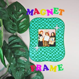Blob Checkerboard Print Magnet Frame - Green
