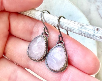 rose quartz Earrings, rose quartz teardrop earrings, pink stone earrings, pink gemstone earrings, pink quartz earrings, valentines earrings