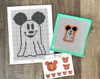 Wzór na haft krzyżykowy z motywem ducha Myszki Miki na Halloween – do pobrania w wersji cyfrowej – haft krzyżykowy – Disney Needlepoint – wzór cyfrowy