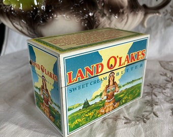 Land O’Lakes Metal Recipe Box with cards