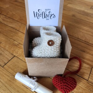 Grandparent Pregnancy Reveal, Parent Pregnancy Announcement, Baby booties, Baby Shower gift box, reveal booties, reveal box, Ready to ship