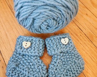 Baby boy Reveal Booties, Parent Pregnancy announcement, Baby Gender reveal to Grandparents, booty reveal box, free hert with order!
