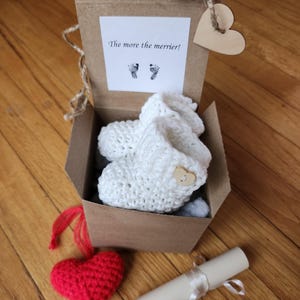 Pregnancy announcement, baby booties, Parent baby announcement box, grandparents pregnancy reveal box, reveal booties
