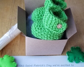 March Pregnancy Announcement, St. Patrick's Day Pregnancy reveal, Parent pregnancy reveal, green baby booties, reveal booties, reveal box