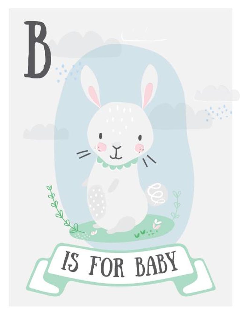 Op de afbeelding: Een kinderillustratie met een witte konijn met roze oren en een groene kraag. De letter 'B' staat linksboven en de tekst 'IS FOR BABY' staat op een banner onderaan. De achtergrond is lichtblauw, in een schattige stijl.